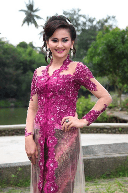 CONTOH MODEL  KEBAYA  MODERN 2021 BAGUS TERBARU