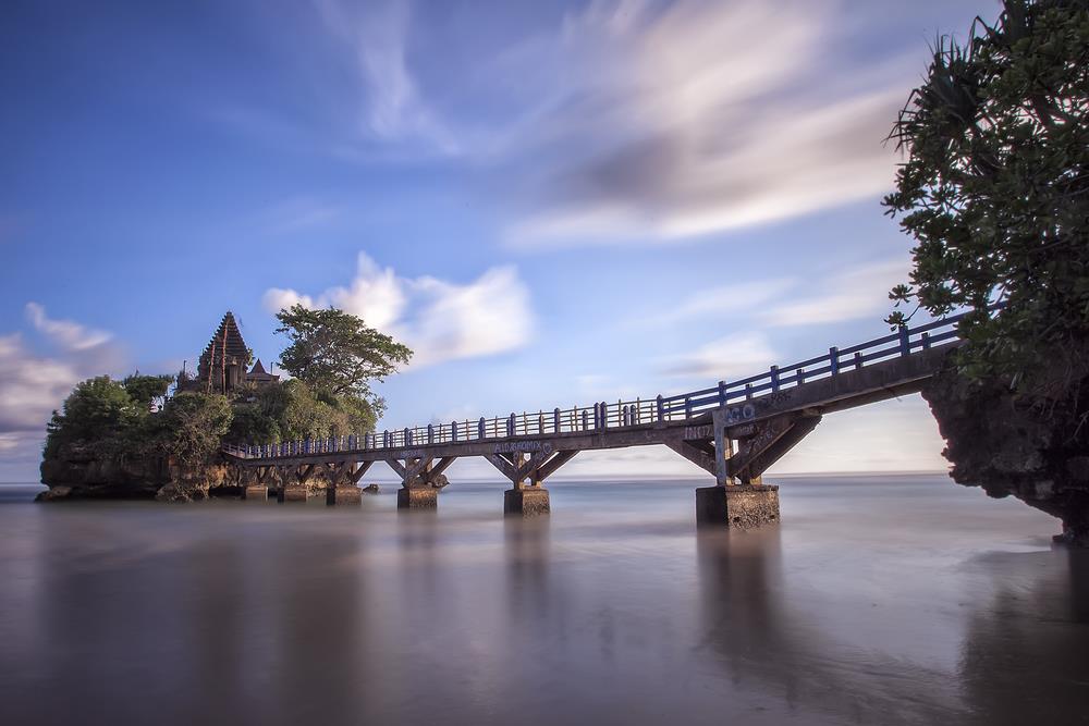 Pantai Balekambang