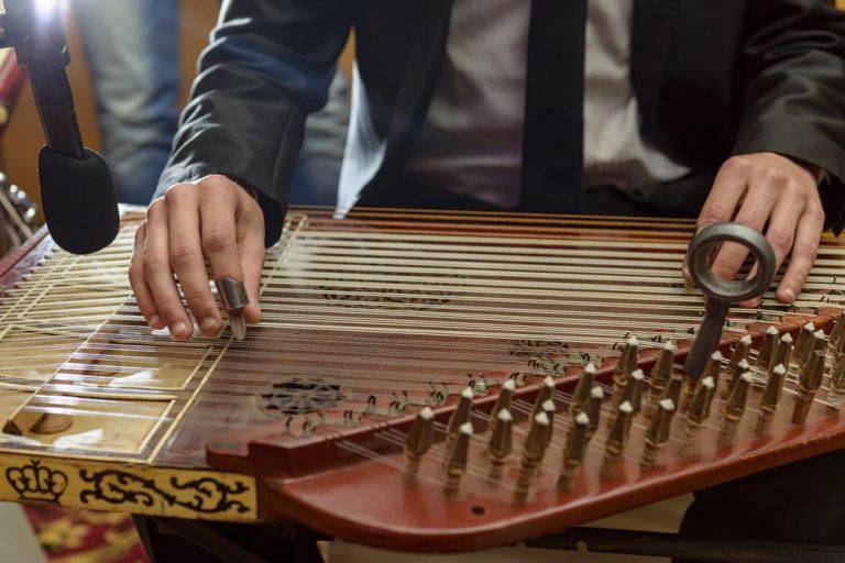 Jenis dan Penjelasan Alat Musik Melodis Terlengkap!