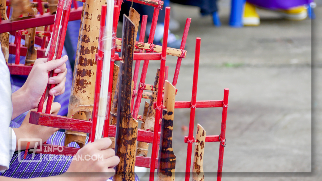Cara Bermain Angklung